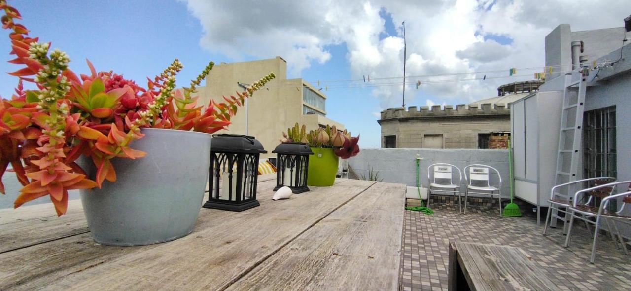 House With Large Terrace, Jacuzzi And Gated Parking For One Car Villa Montevideo Bagian luar foto